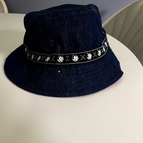 Levis Felix the cat Denim Bucket hat- Blue Denim - Size medium m/f - Picture 1 of 3